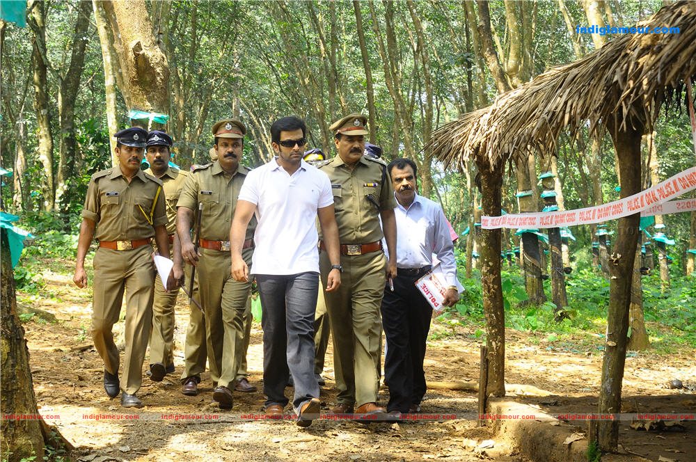 Manushya Mrugam Movie hd photo