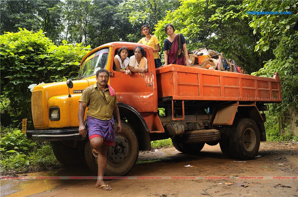 Manushya Mrugam Movie hd photo