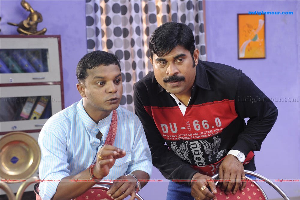 Pachuvum Kovalanum Movie hd photo