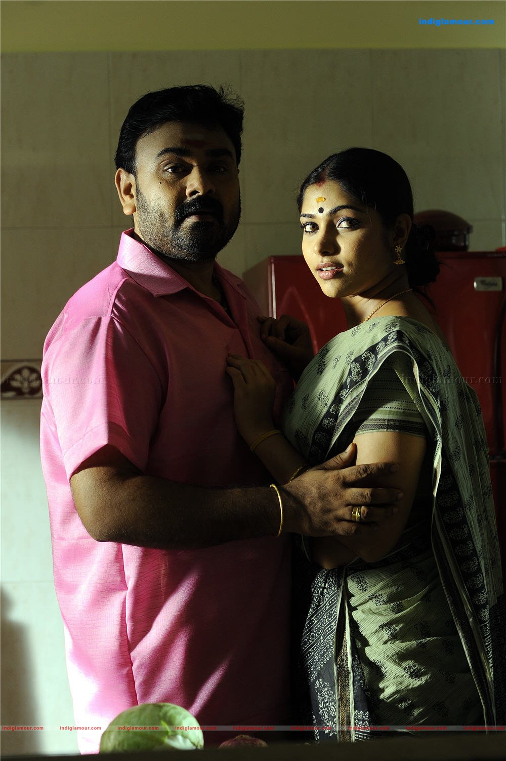 Ee Thirakkinidayil Movie hd photo