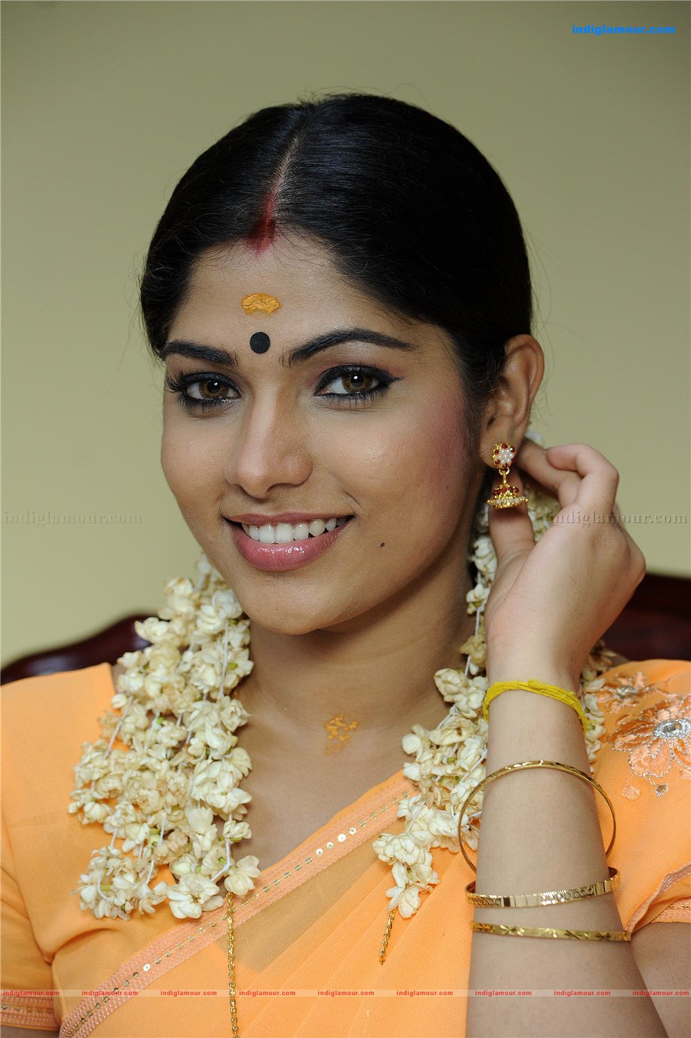 Ee Thirakkinidayil Movie hd photo