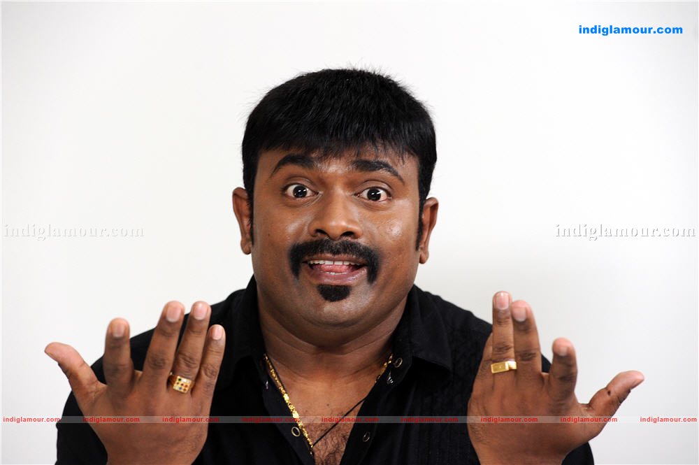 Ee Thirakkinidayil Movie hd photo
