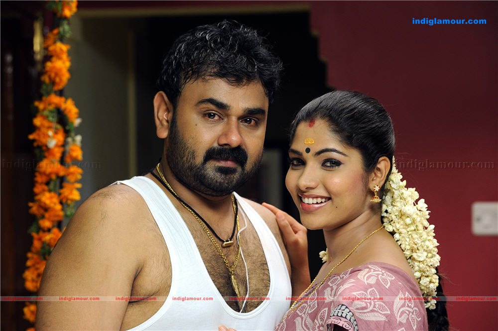 Ee Thirakkinidayil Movie hd photo