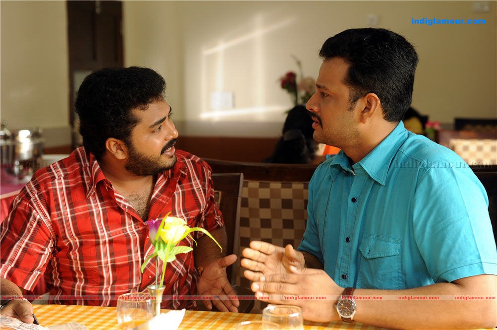 Ee Thirakkinidayil Movie hd photo