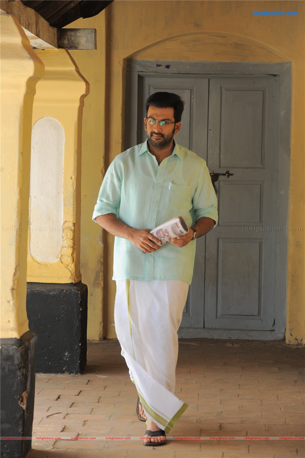 Manikyakallu Movie hd photo