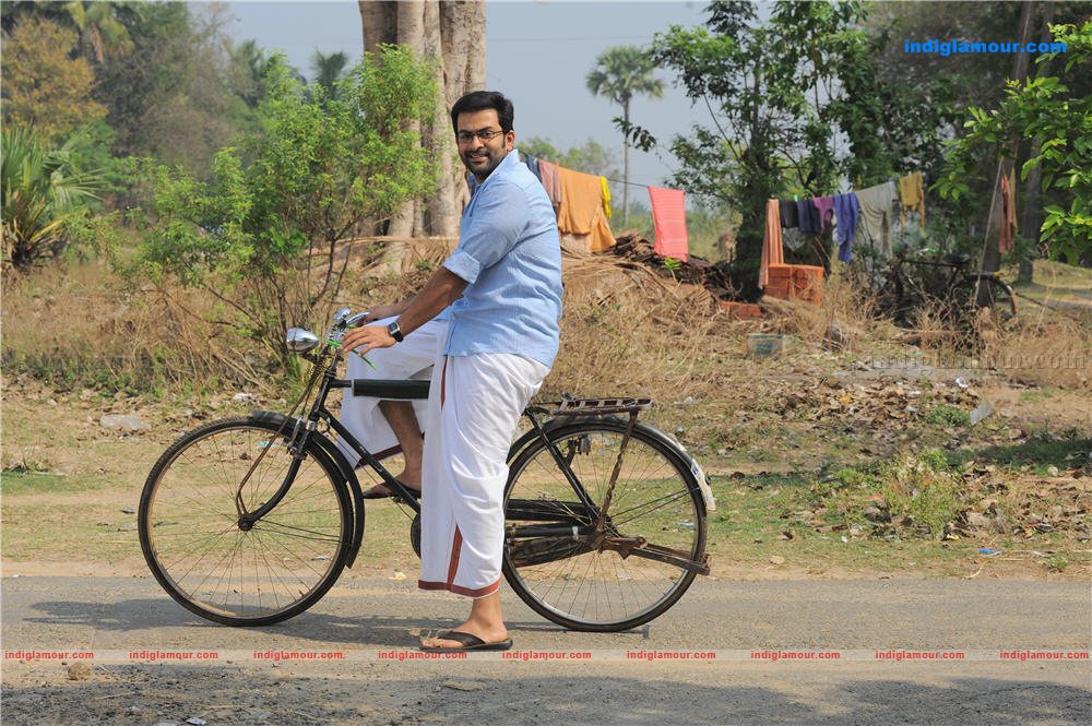 Manikyakallu Movie hd photo