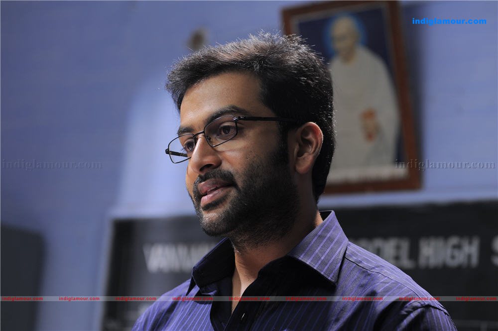 Manikyakallu Movie hd photo