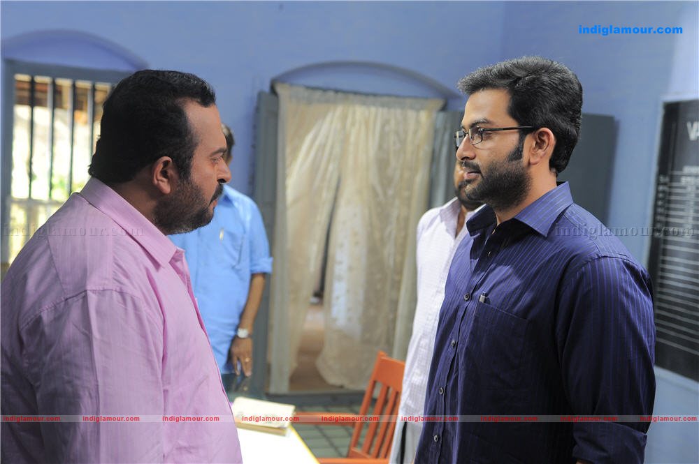 Manikyakallu Movie hd photo