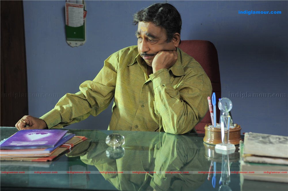 Manikyakallu Movie hd photo