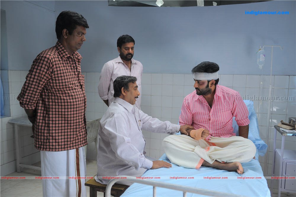 Manikyakallu Movie hd photo