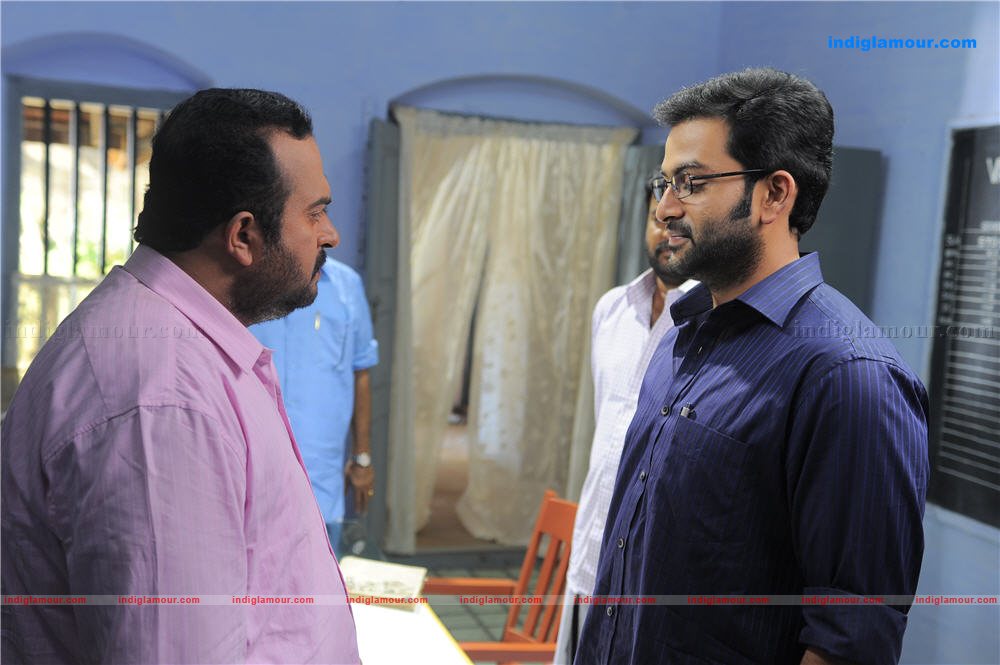 Manikyakallu Movie hd photo