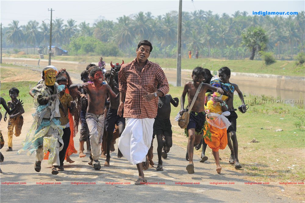 Manikyakallu Movie hd photo