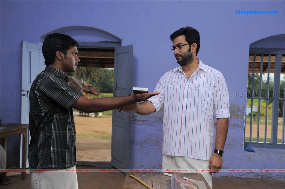Manikyakallu Movie hd photo