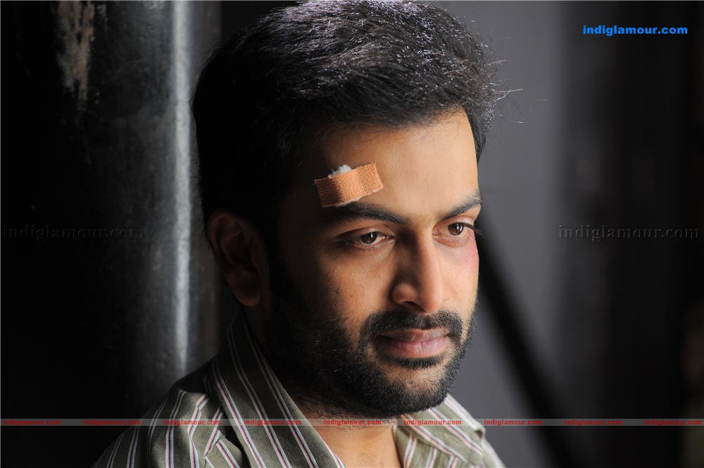 Manikyakallu Movie hd photo