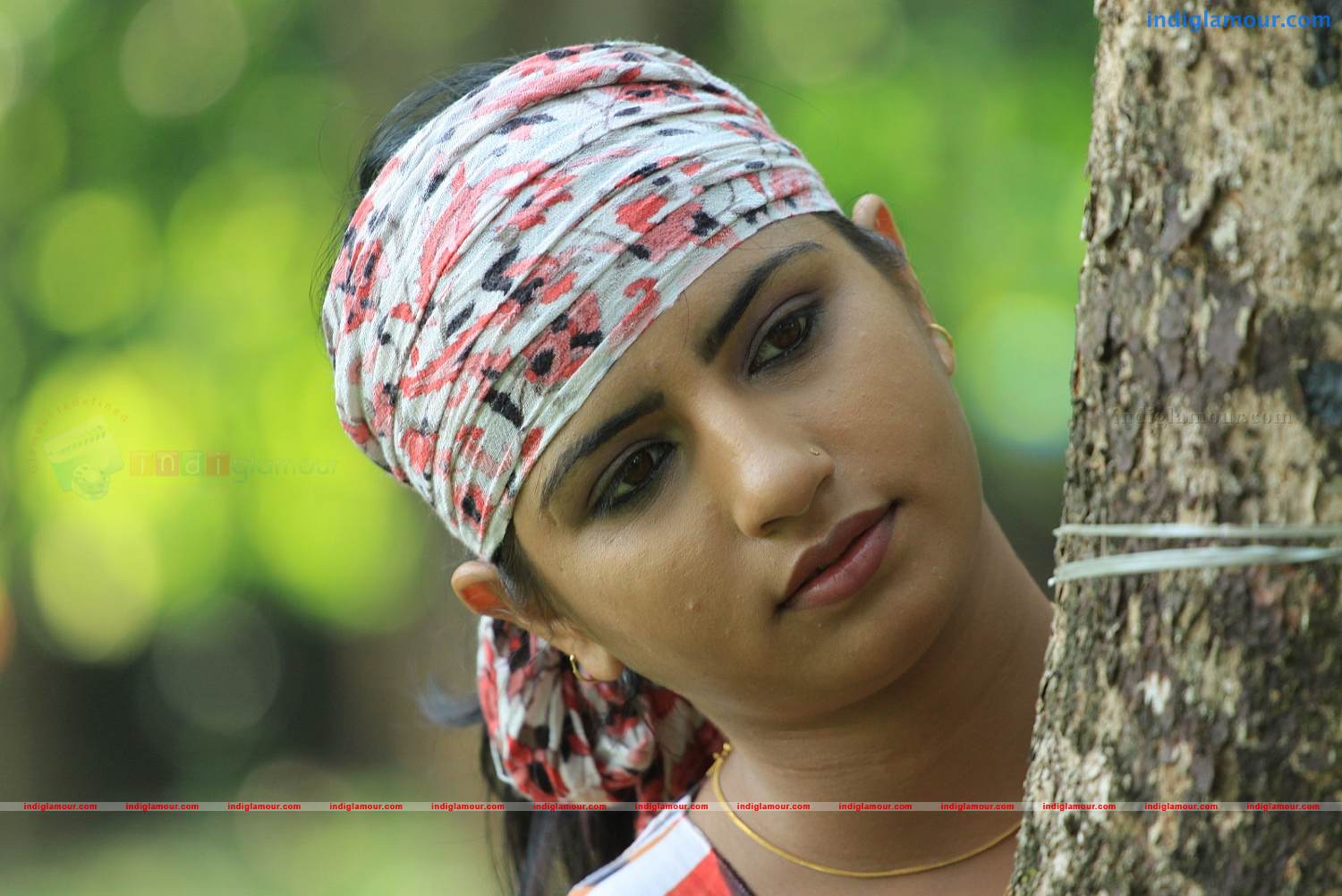 Kaathalparavakal Movie hd photo