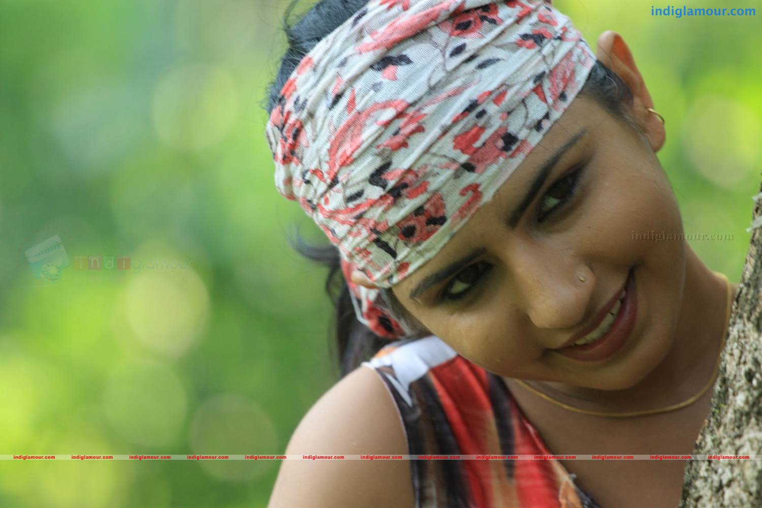 Kaathalparavakal Movie hd photo