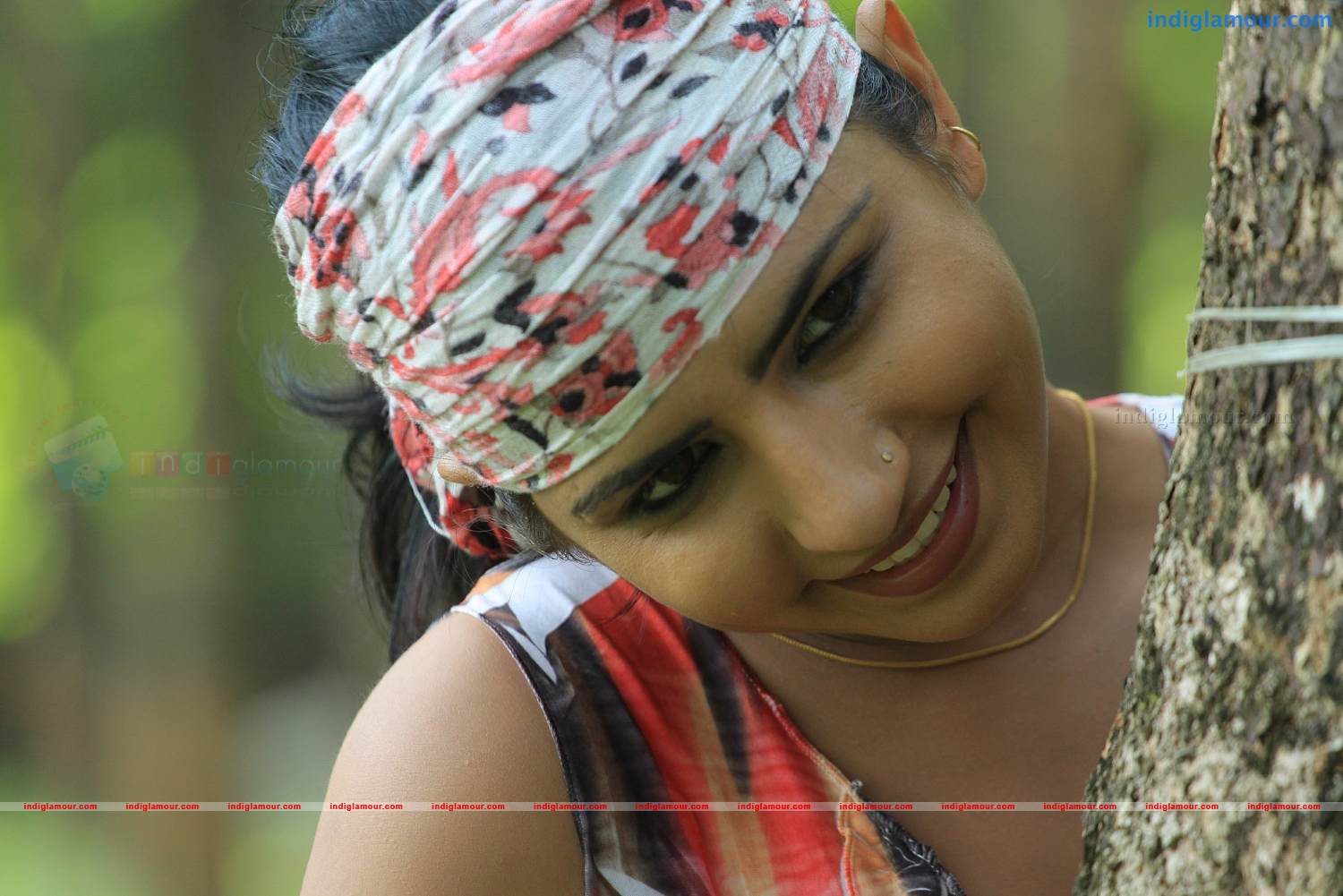 Kaathalparavakal Movie hd photo