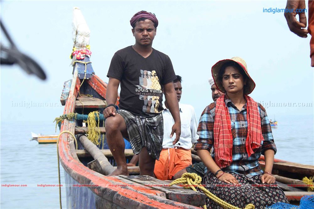 Puthiya Theerangal Movie hd photo