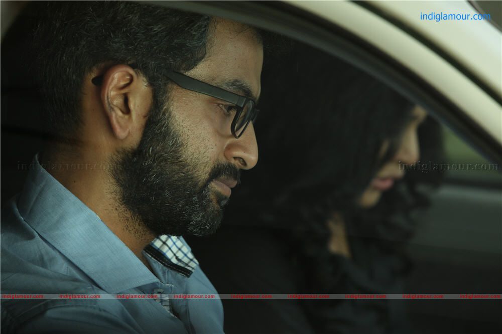 Ayaalum Njanum Thammil Movie hd photo