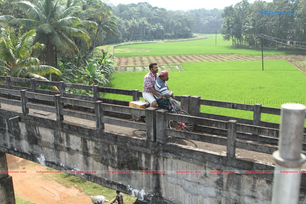 Mullamottum munthiricharum Movie hd photo