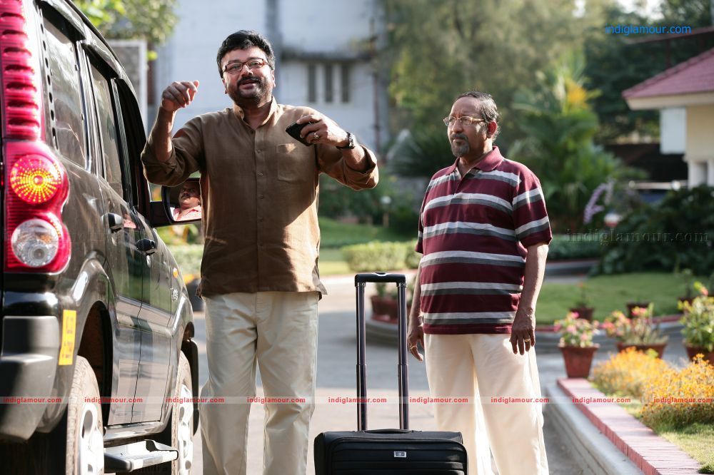 Njanum Ente Familyum Movie hd photo