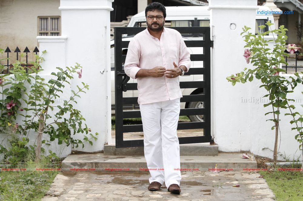 Njanum Ente Familyum Movie hd photo