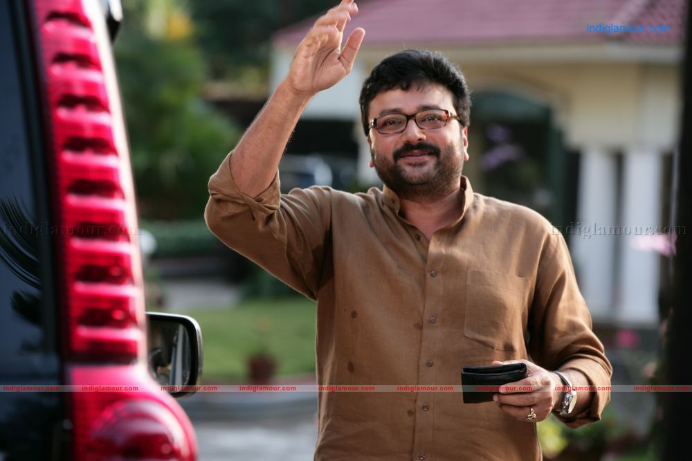 Njanum Ente Familyum Movie hd photo
