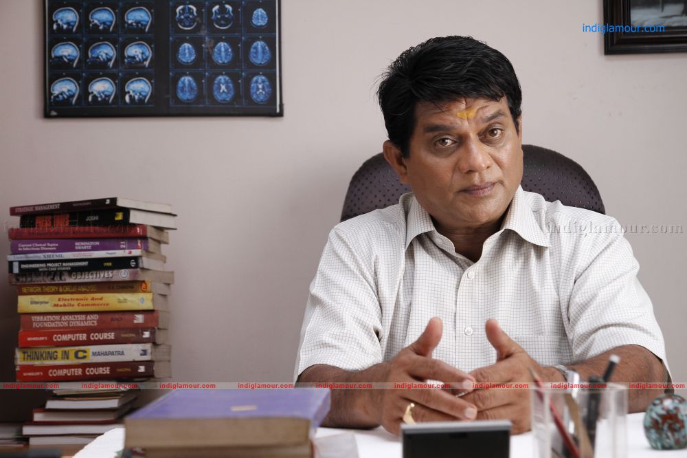 Njanum Ente Familyum Movie hd photo