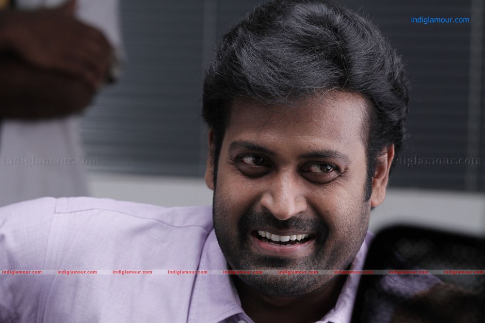 Njanum Ente Familyum Movie hd photo