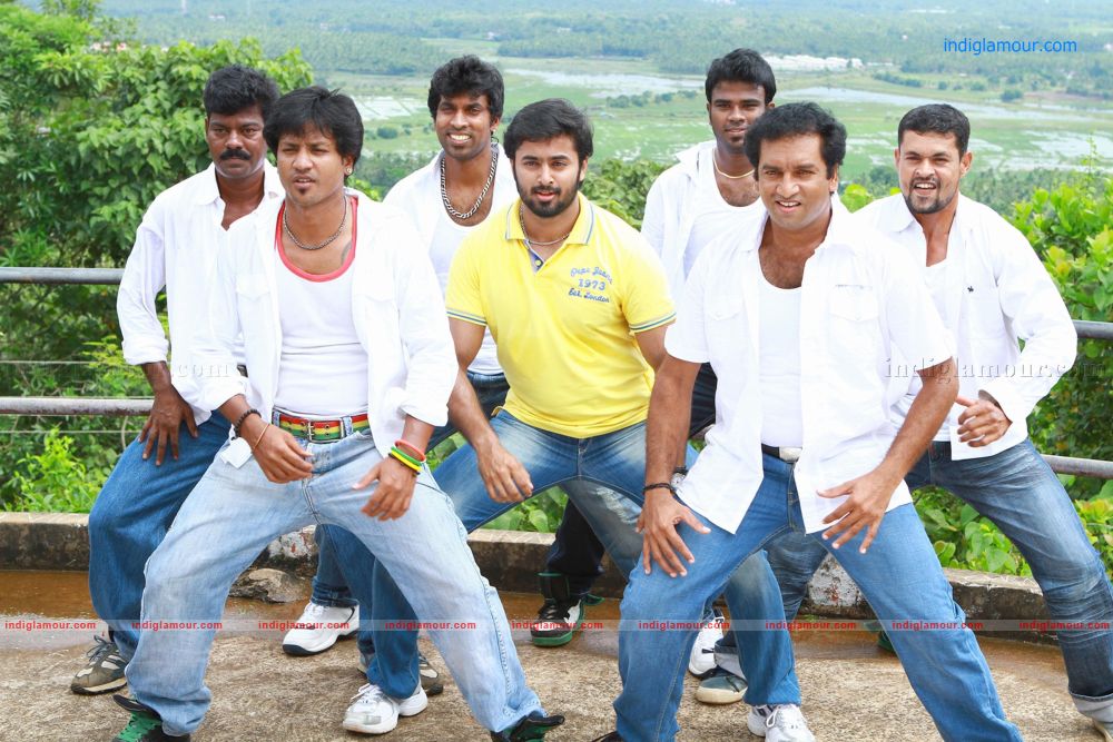 Ezham Suryan Movie hd photo