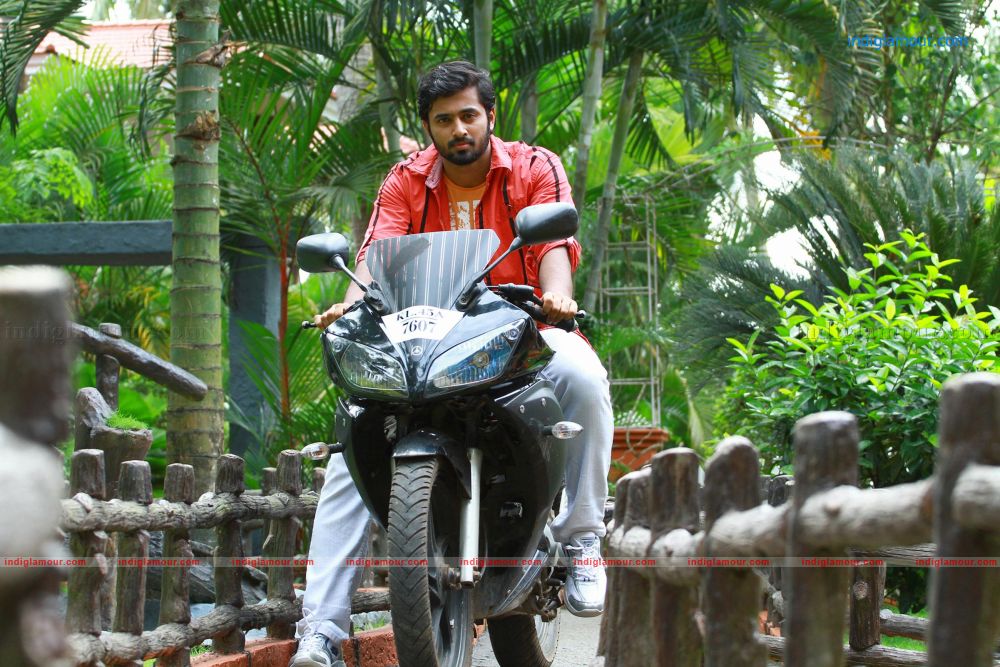 Ezham Suryan Movie hd photo