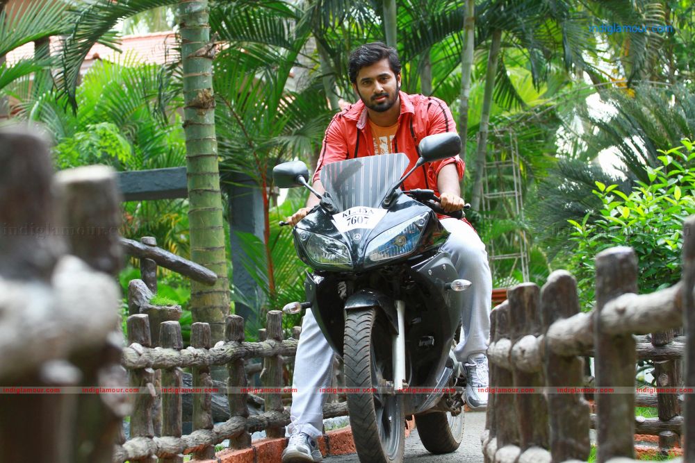 Ezham Suryan Movie hd photo