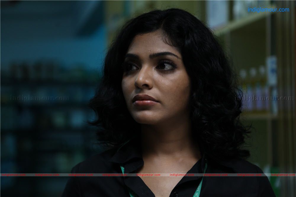 Ayaalum Njanum Thammil Movie hd photo