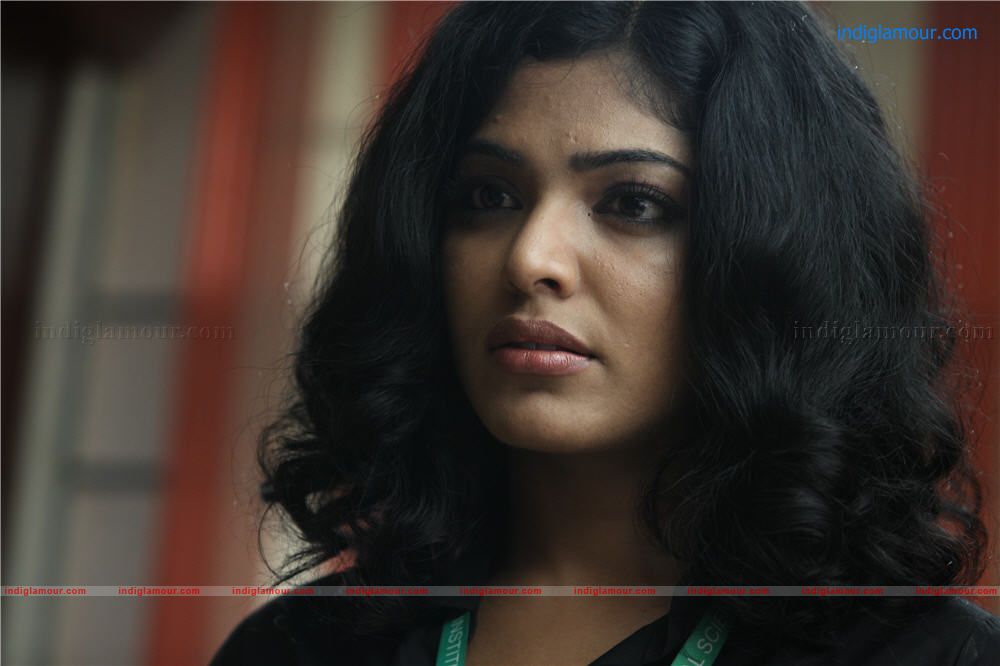 Ayaalum Njanum Thammil Movie hd photo