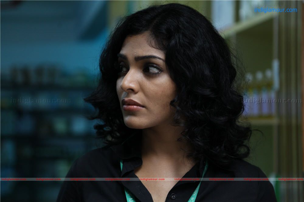 Ayaalum Njanum Thammil Movie hd photo