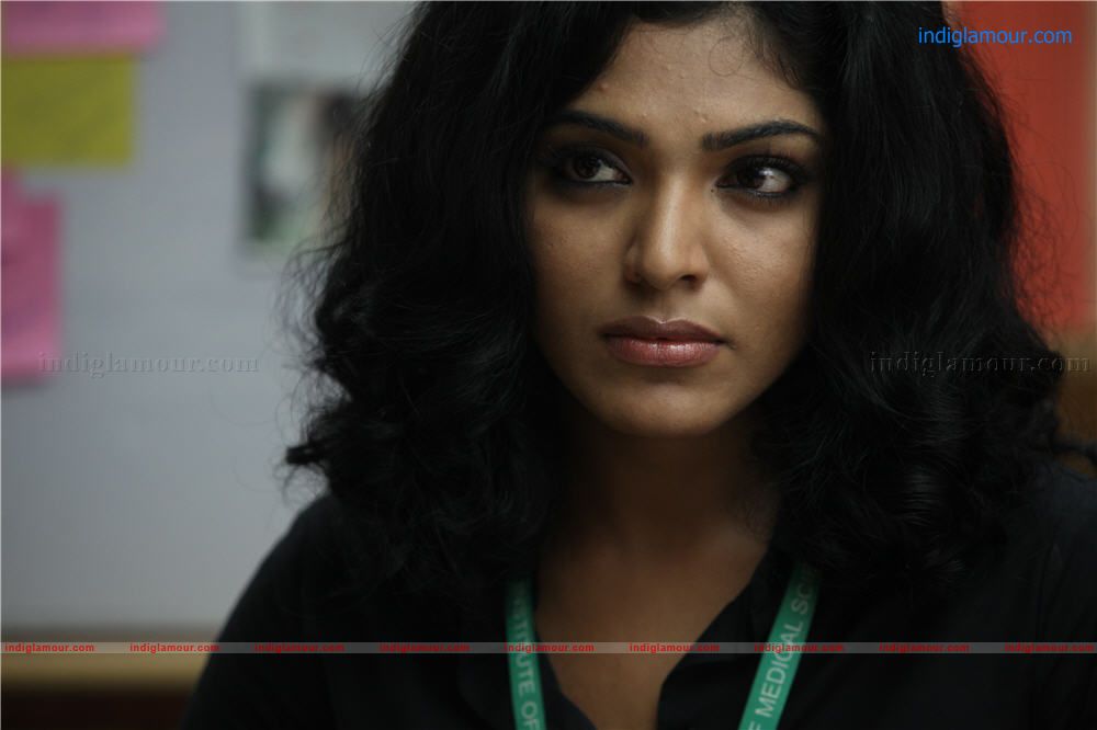 Ayaalum Njanum Thammil Movie hd photo