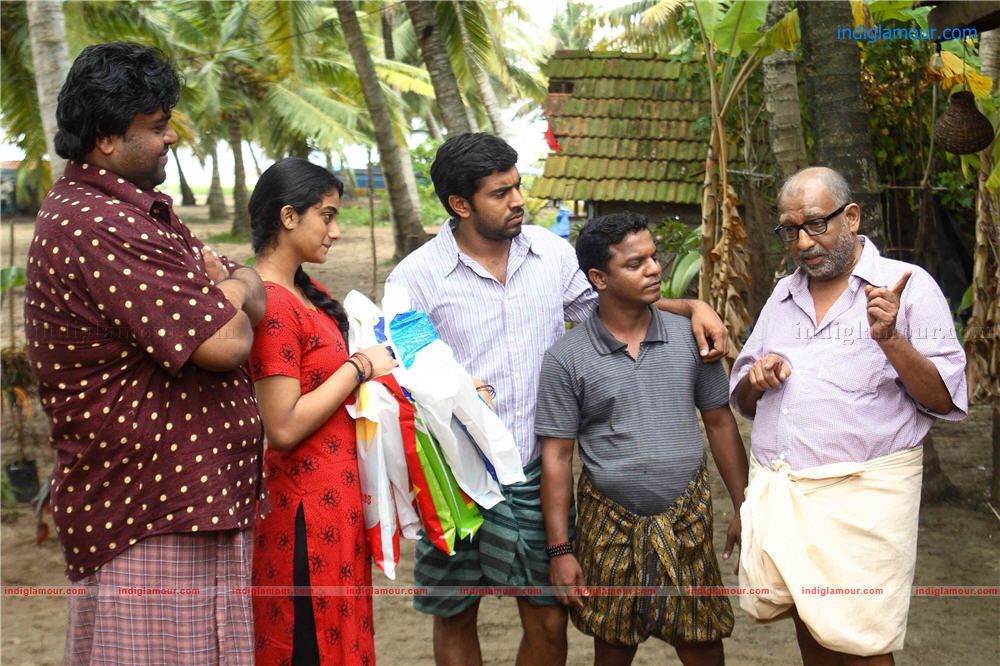 Oru Karyam Parayanund Movie hd photo