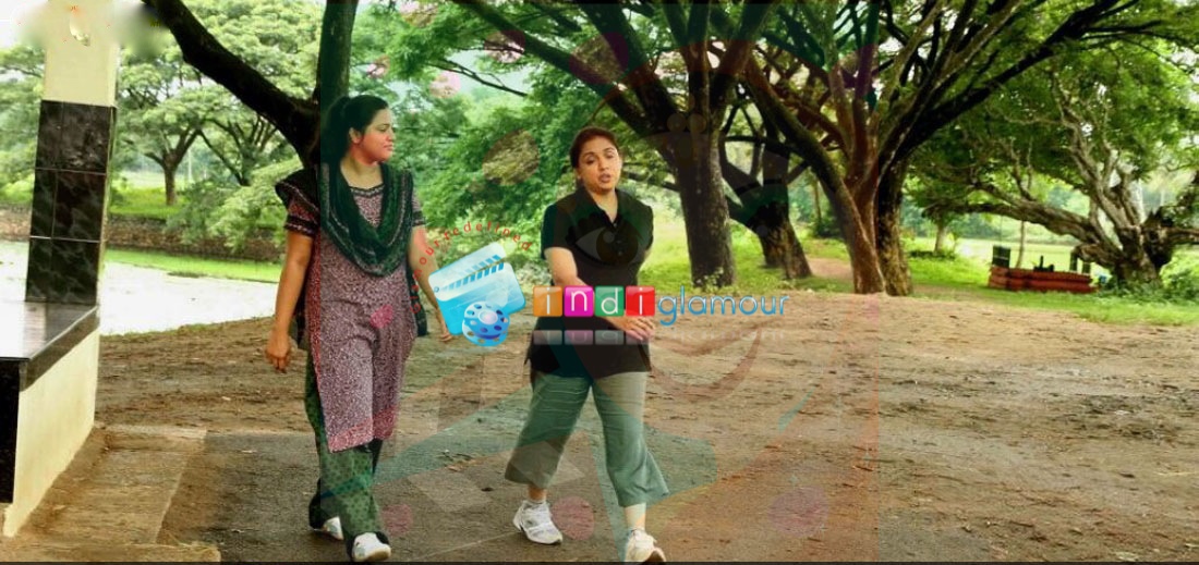Molly Aunty Rocks Movie hd photo