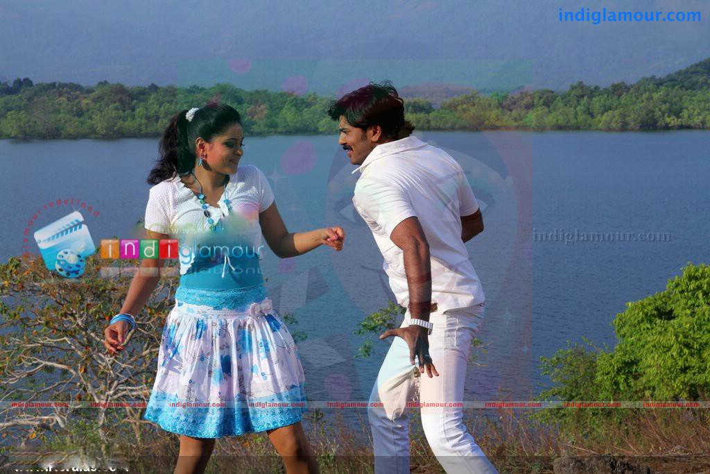 Vargavikattu Town To Village Movie hd photo