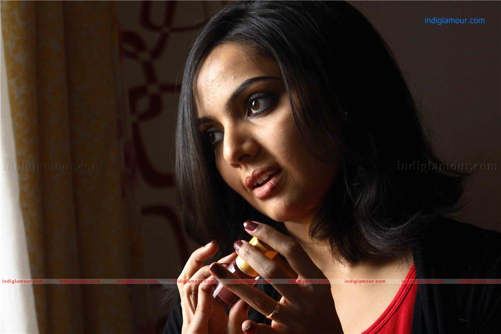 Diamond Necklace Movie hd photo