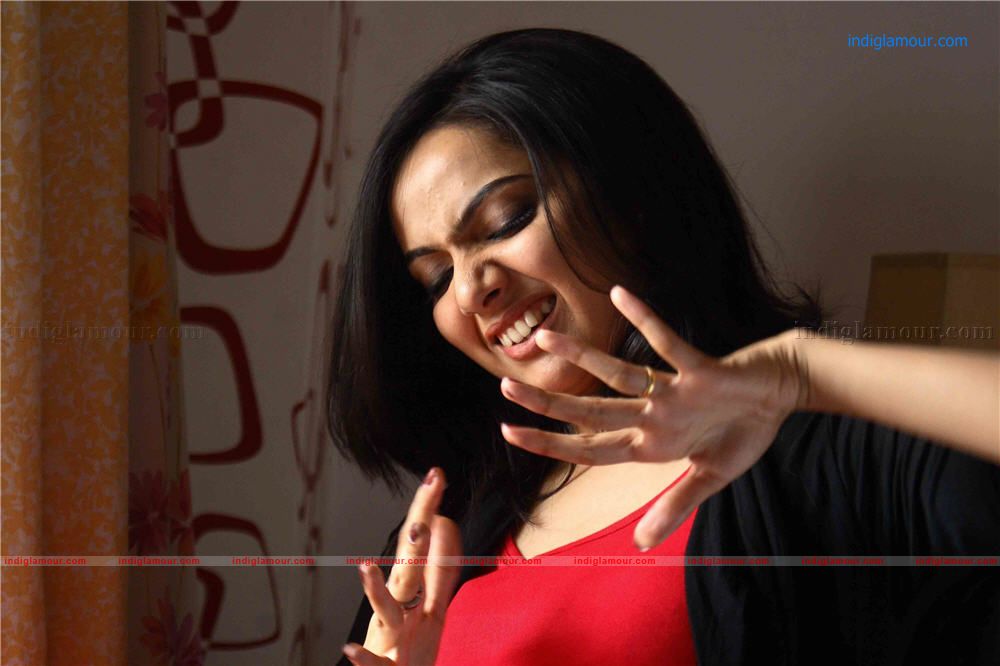 Diamond Necklace Movie hd photo