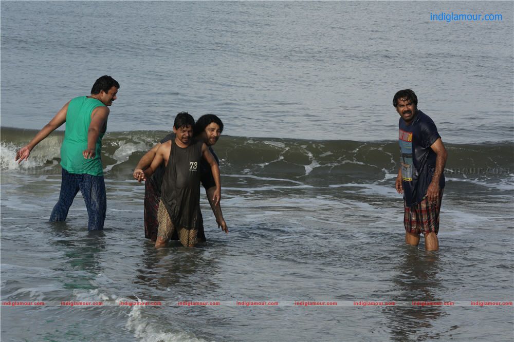 Chettayees Movie hd photo