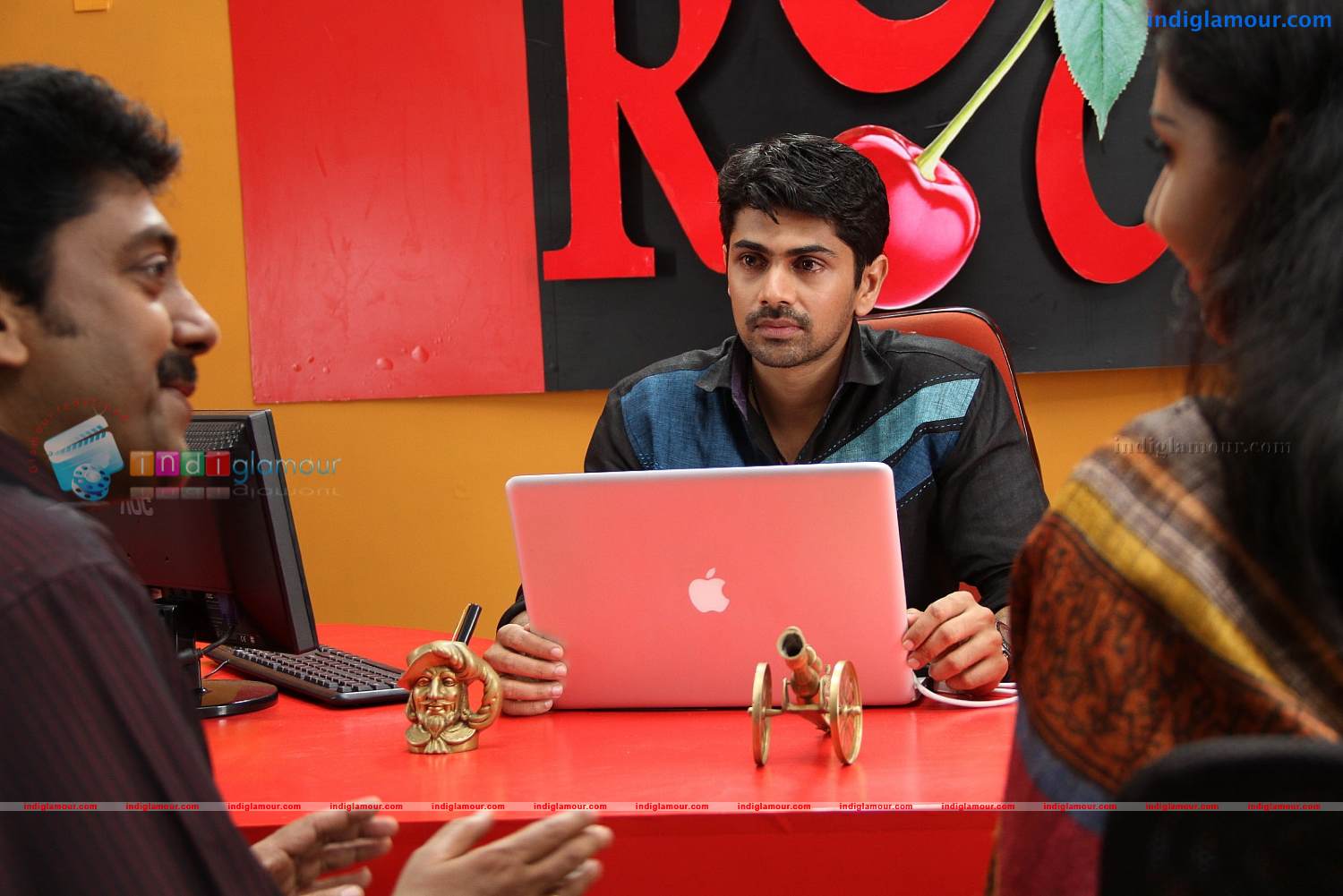 Annum Innum Ennum Movie hd photo