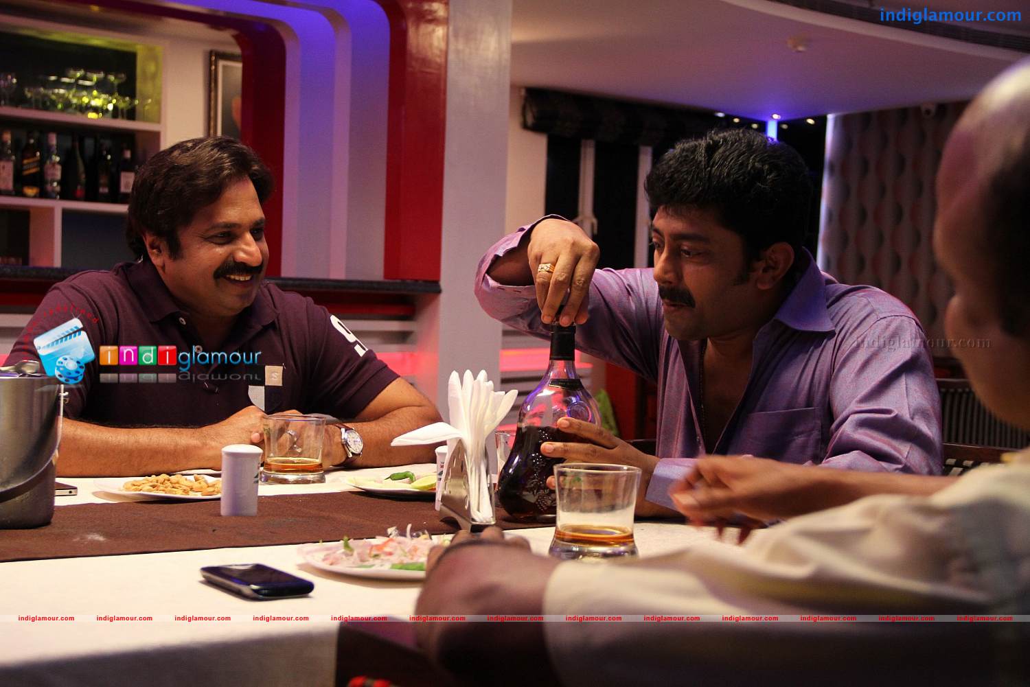 Annum Innum Ennum Movie hd photo