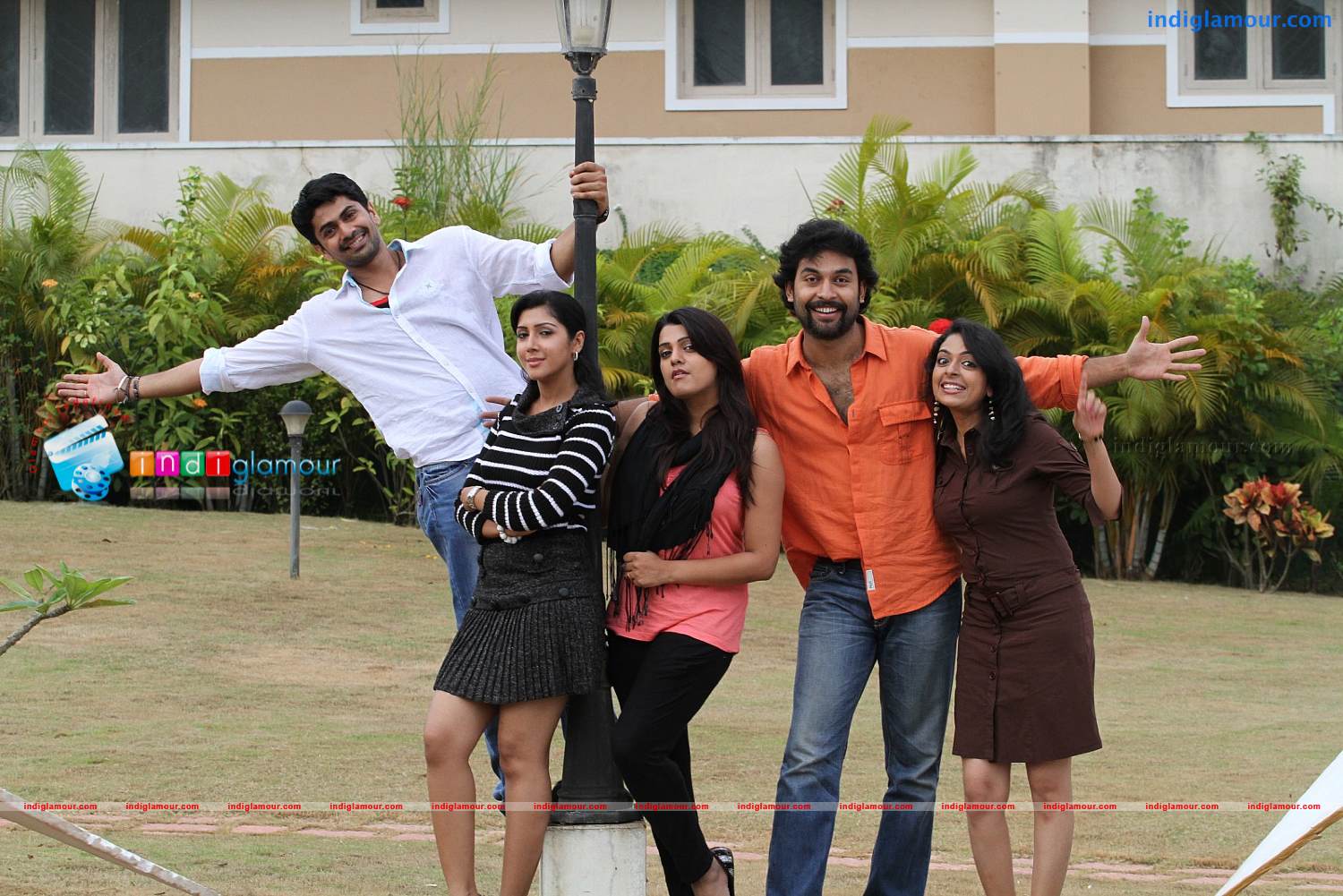 Annum Innum Ennum Movie hd photo