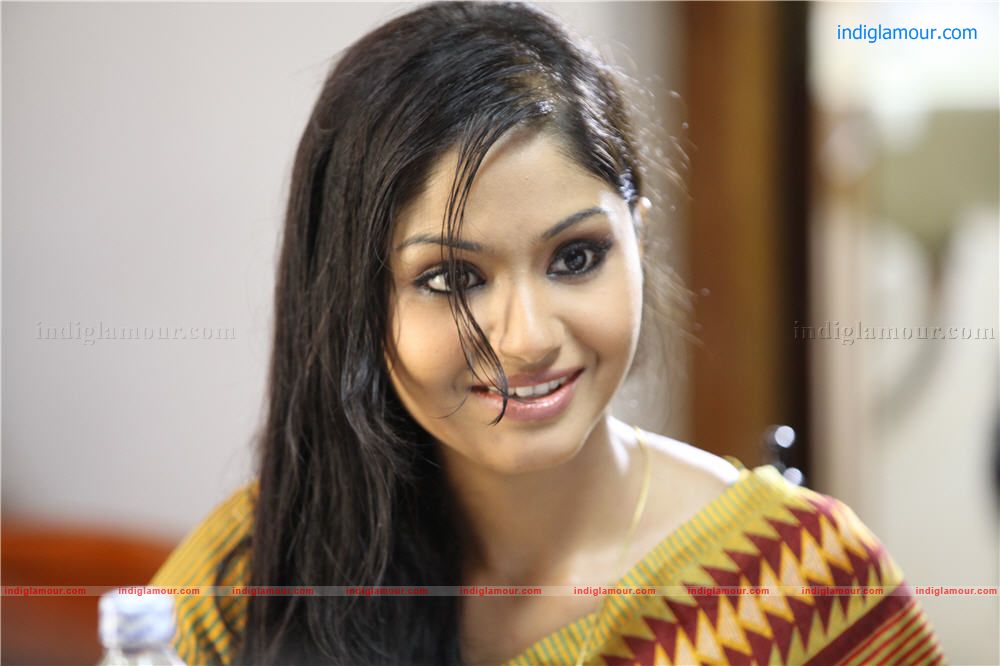 10.30 am local call Movie hd photo