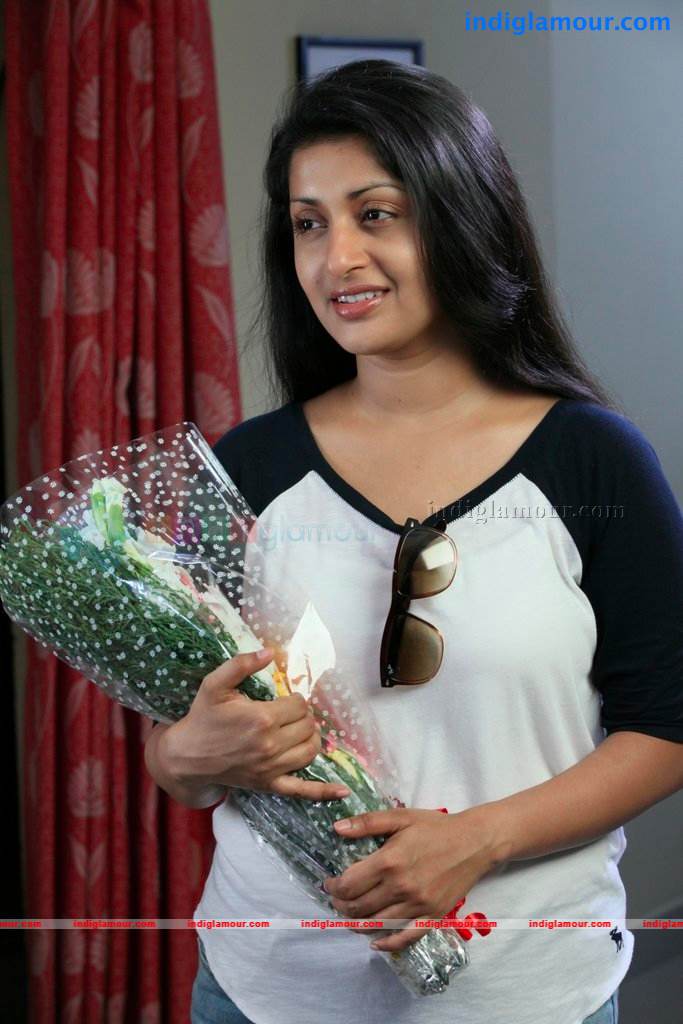 Ms Lekha Tharoor Kannunath Movie hd photo