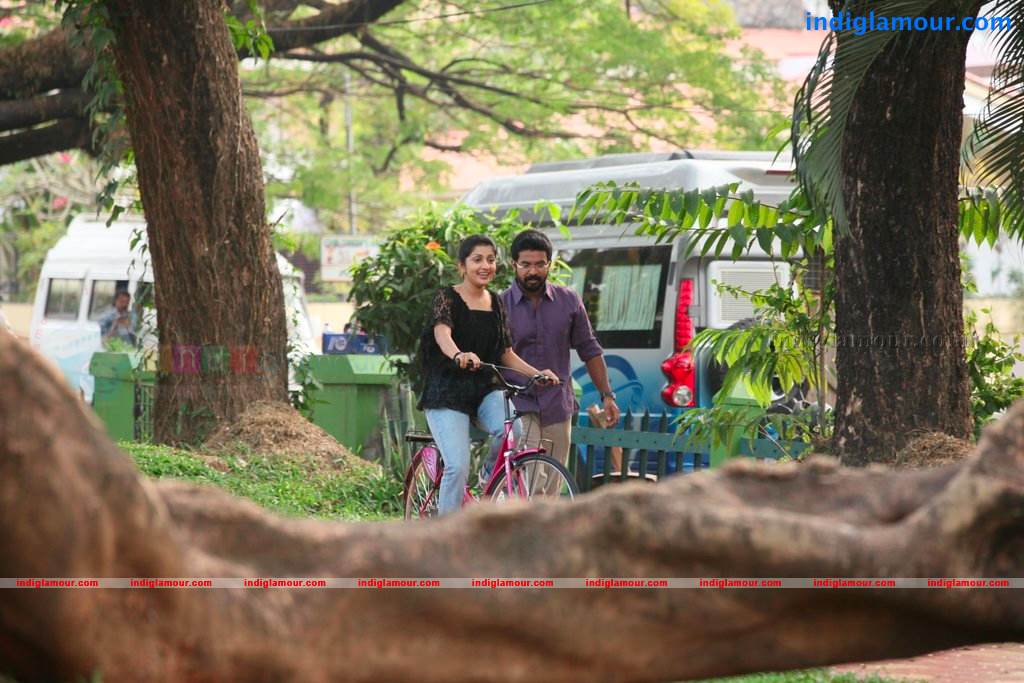 Ms Lekha Tharoor Kannunath Movie hd photo