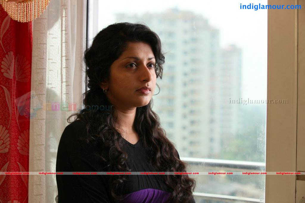Ms Lekha Tharoor Kannunath Movie hd photo