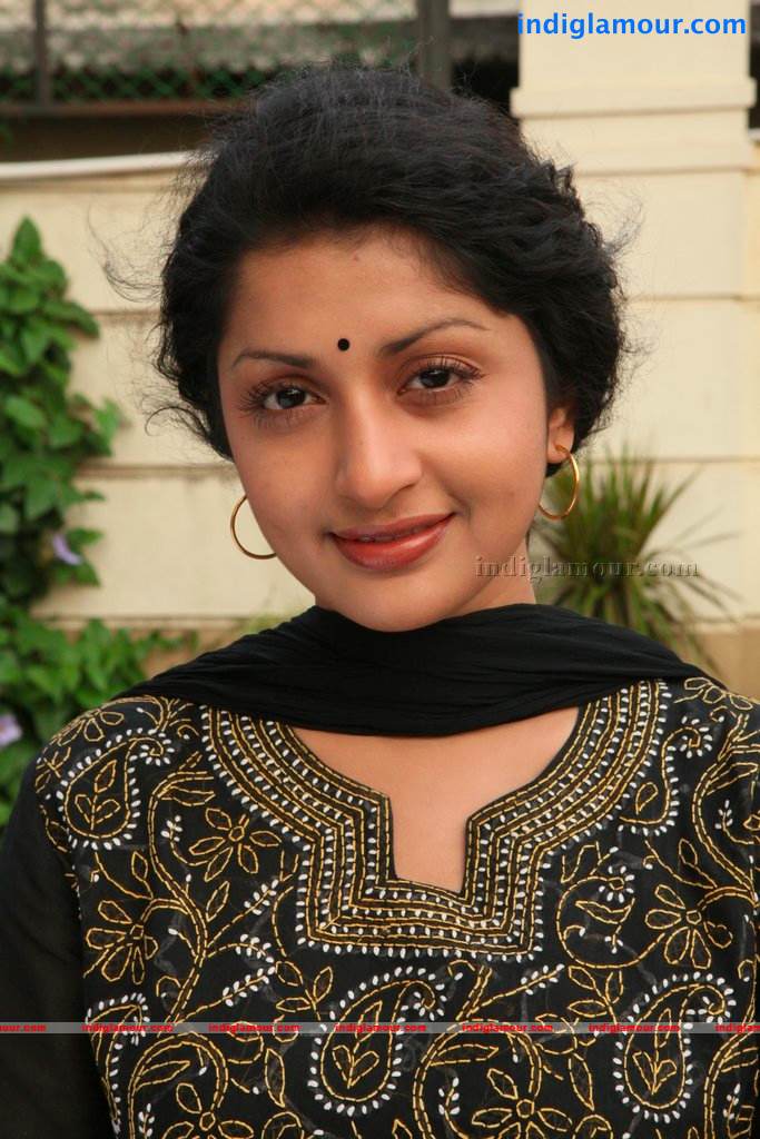 Ms Lekha Tharoor Kannunath Movie hd photo